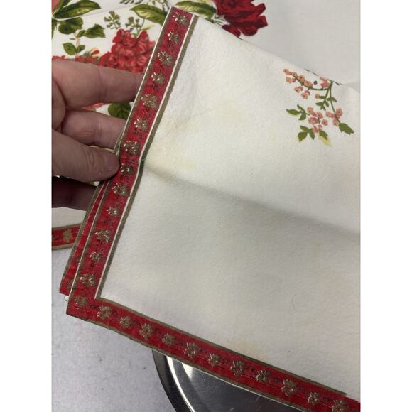 Red Floral Cloth Dinner Napkins Set of 4 17x17 Cotton - Picture 2 of 6